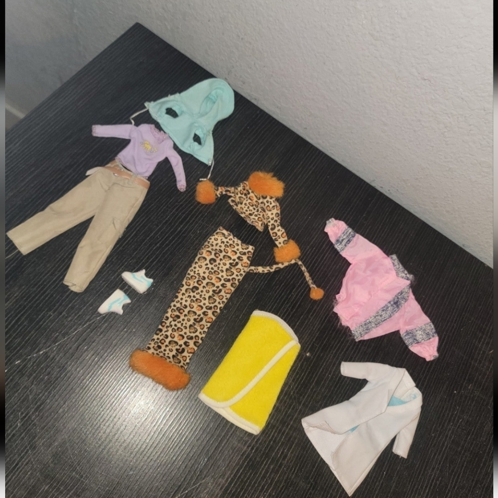Barbie doll clothes outfits bundle